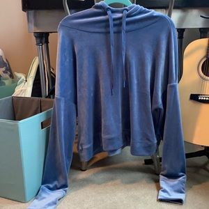Blue velvet pullover